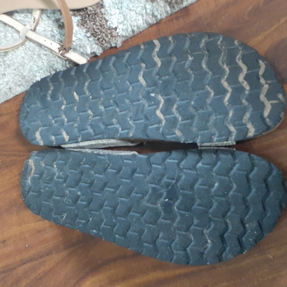 Sandals - Picture 15 of 15